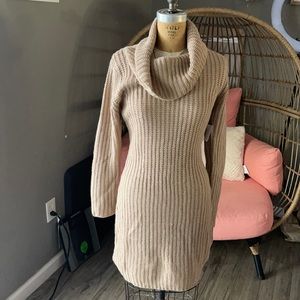 Sweater dress with back opening